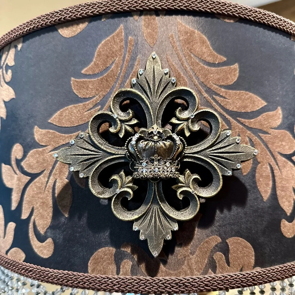 Fleur de Lis Crown Magnetic Lampshade Enhancer - Picture 9 of 12